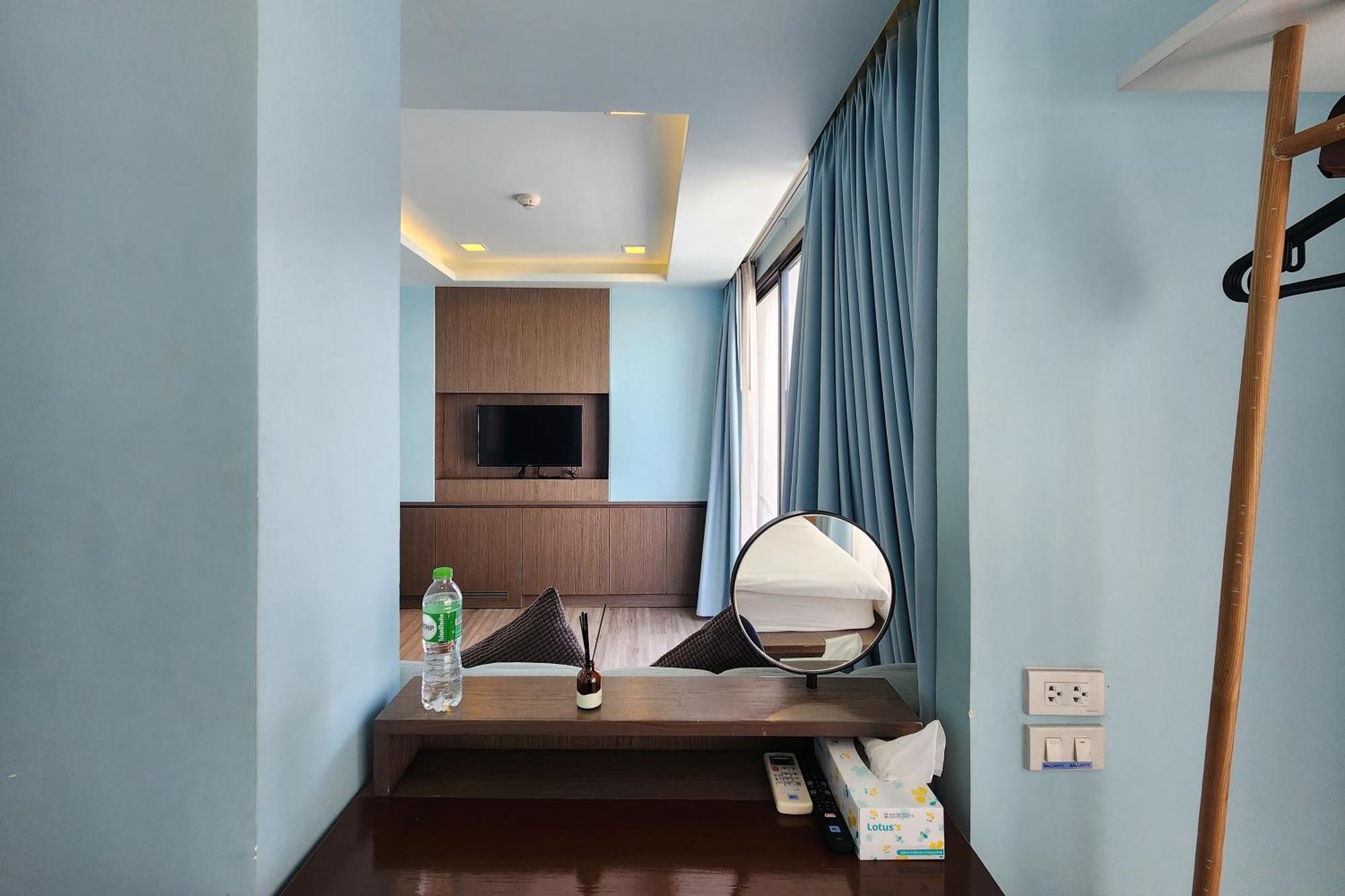 Simply Sleep Hostel Банкок Екстериор снимка