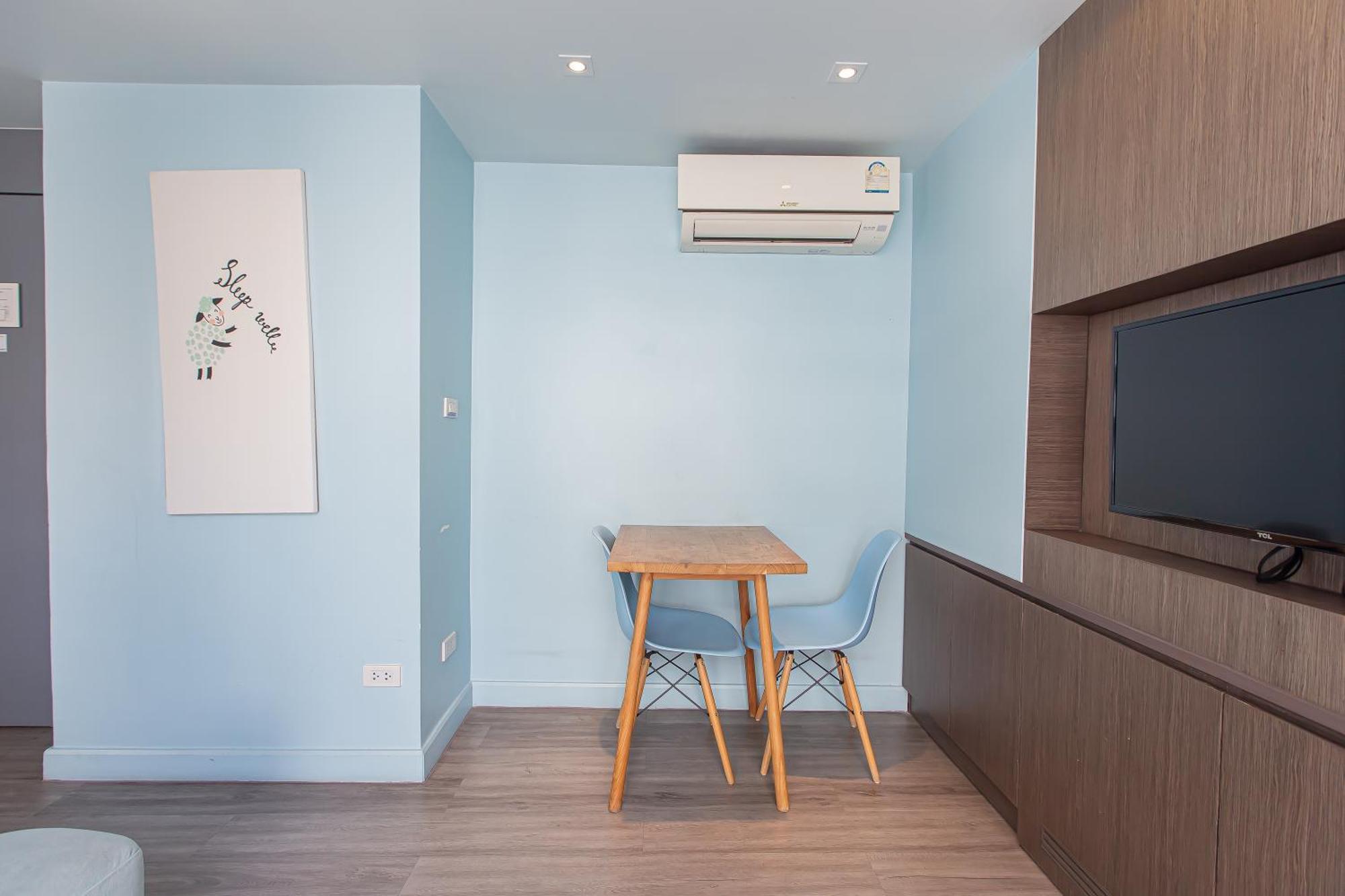 Simply Sleep Hostel Банкок Екстериор снимка