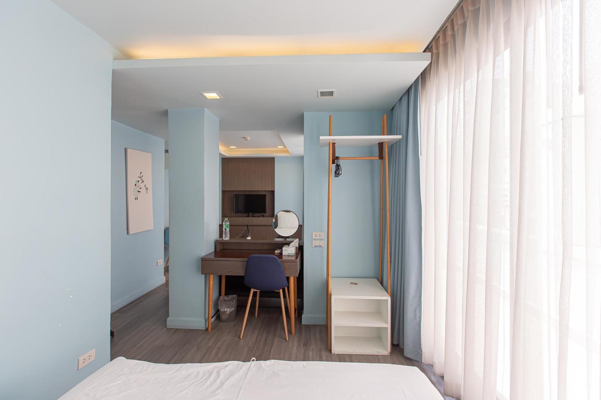 Simply Sleep Hostel Банкок Екстериор снимка